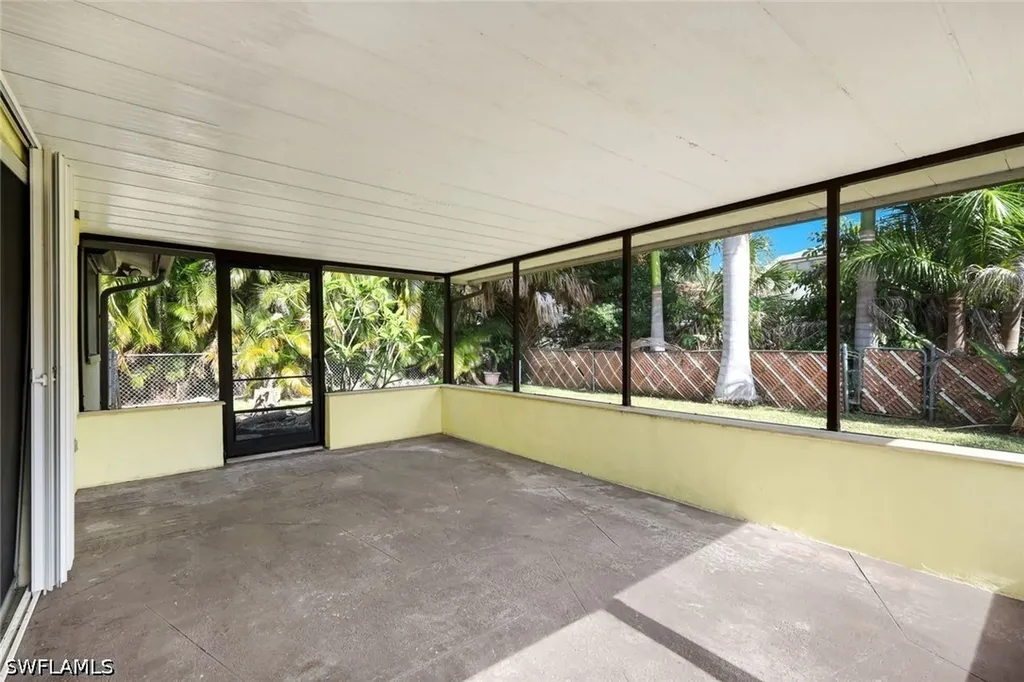 6302 Hofstra Court W Fort Myers FL 33919