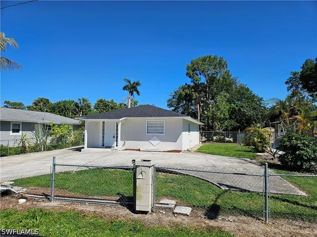 5234 Sholtz Street Naples FL 34113