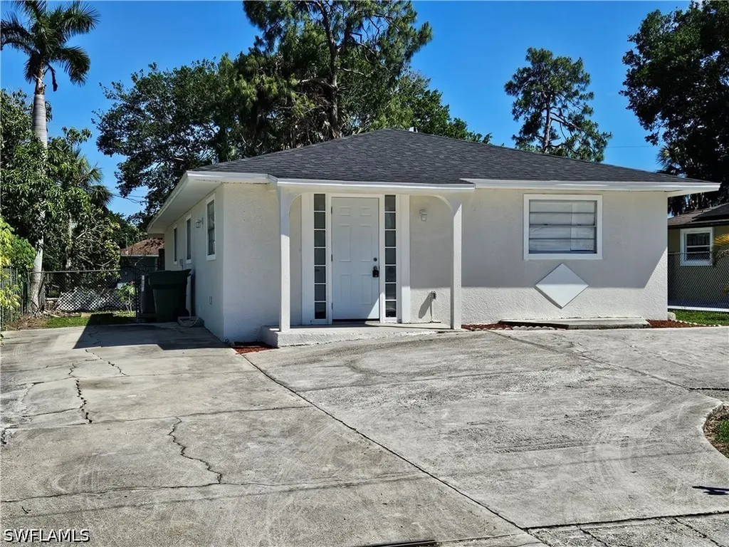 5234 Sholtz Street Naples FL 34113