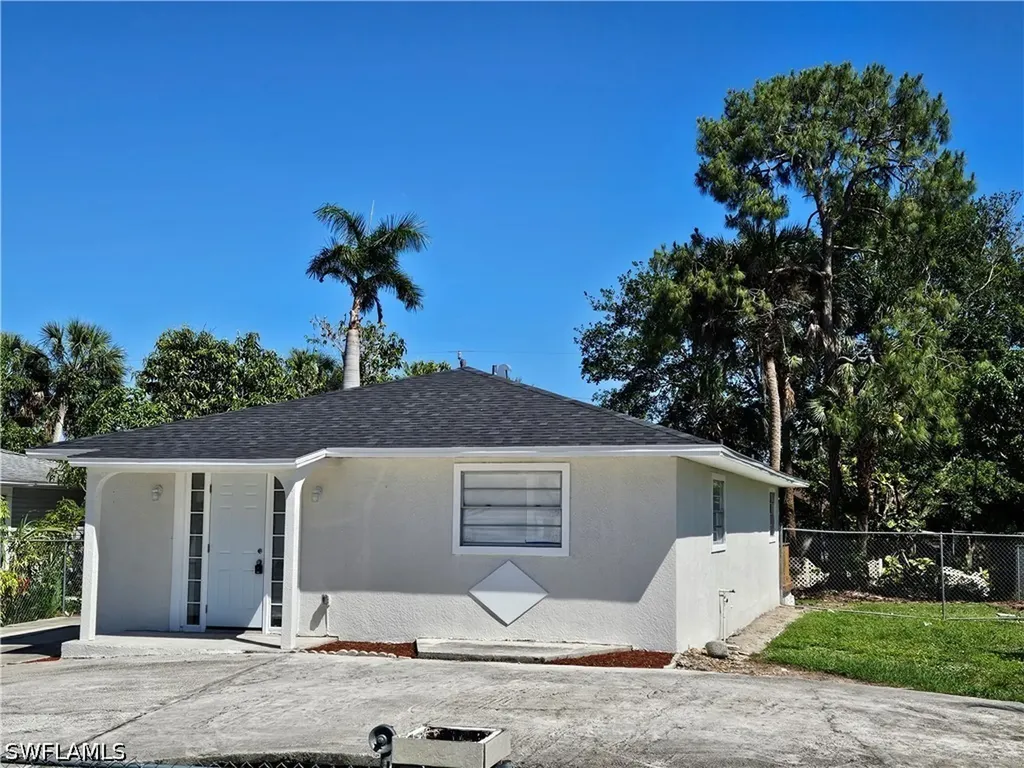 5234 Sholtz Street Naples FL 34113