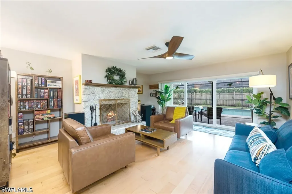 216 Willoughby Drive Naples FL 34110