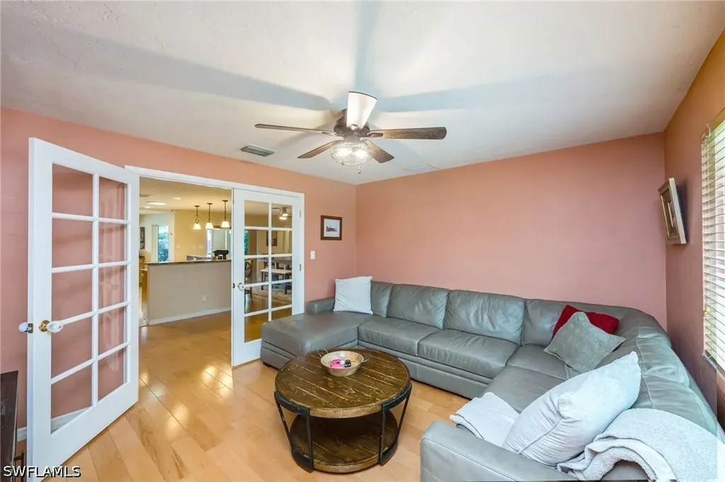 216 Willoughby Drive Naples FL 34110