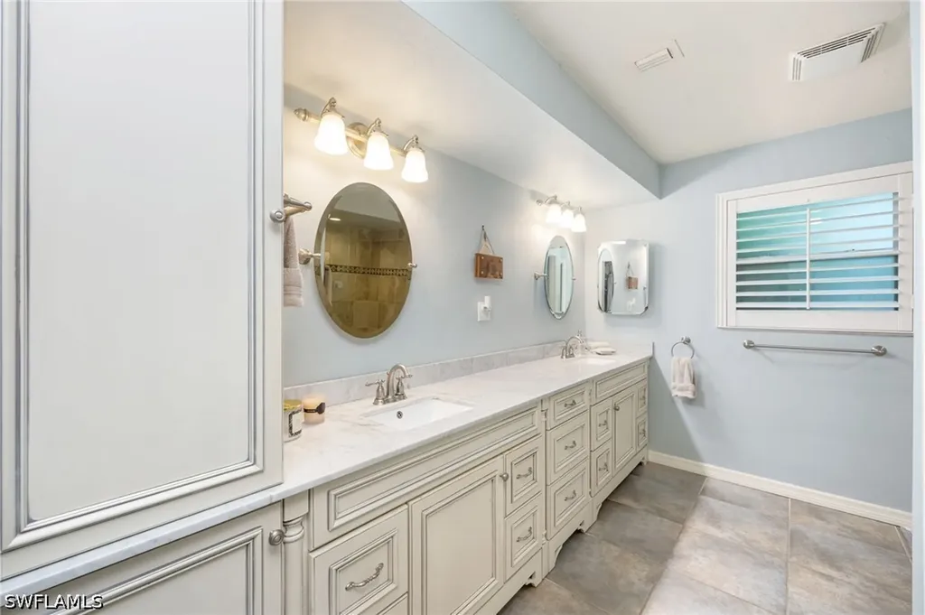 216 Willoughby Drive Naples FL 34110