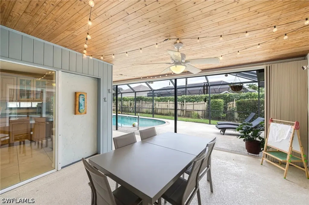 216 Willoughby Drive Naples FL 34110