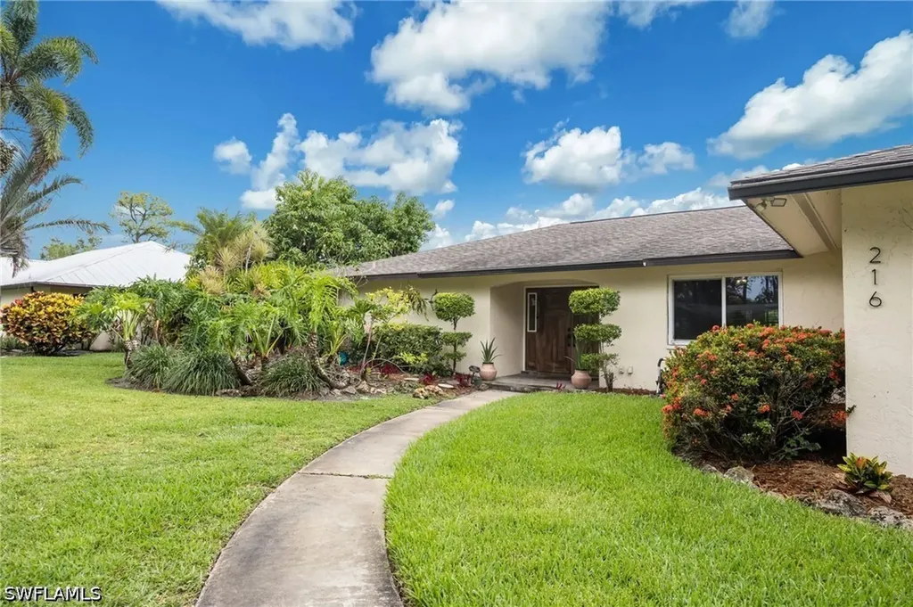 216 Willoughby Drive Naples FL 34110