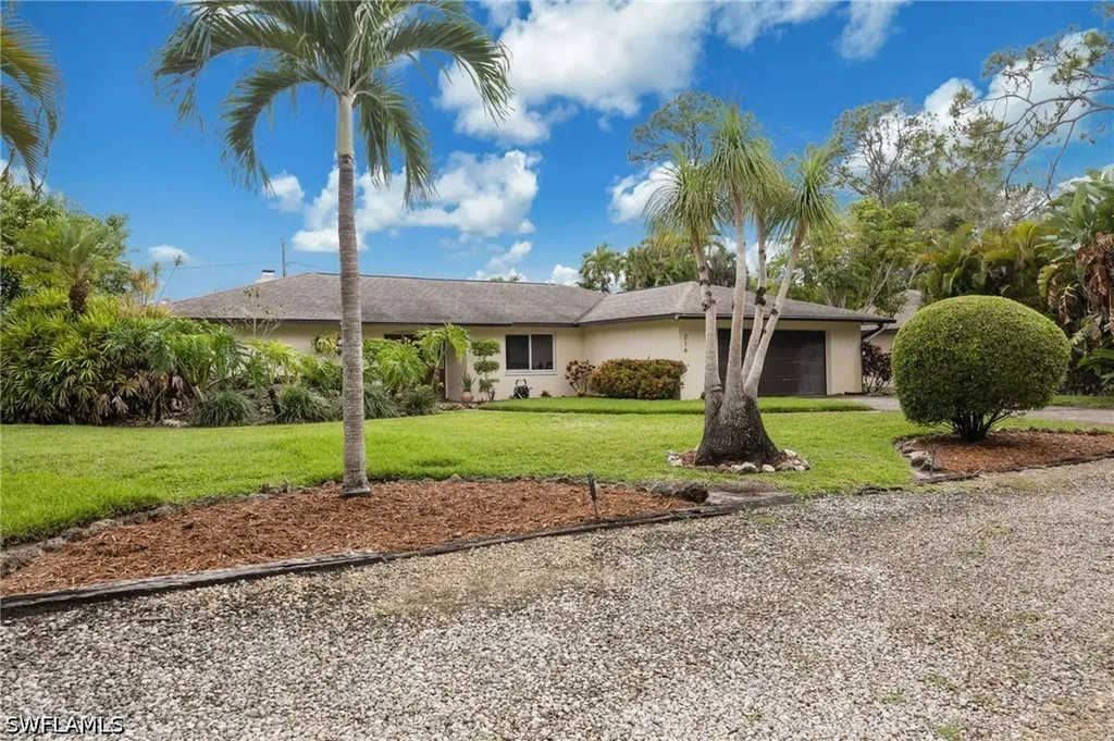 216 Willoughby Drive Naples FL 34110