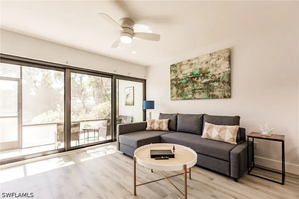 600 Neapolitan Way Naples FL 34103
