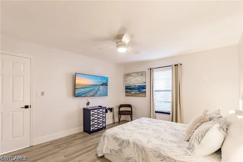 600 Neapolitan Way Naples FL 34103