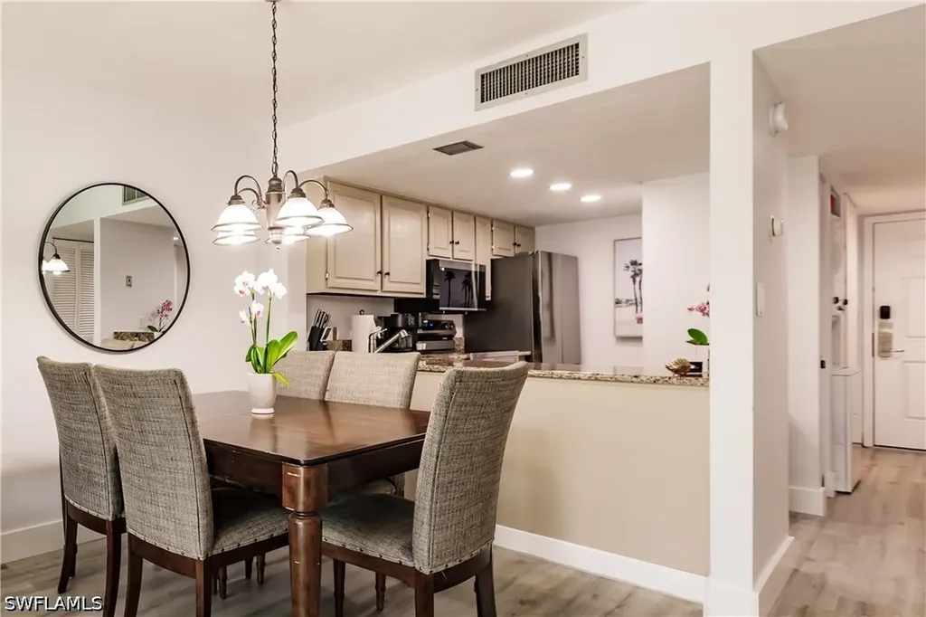600 Neapolitan Way Naples FL 34103