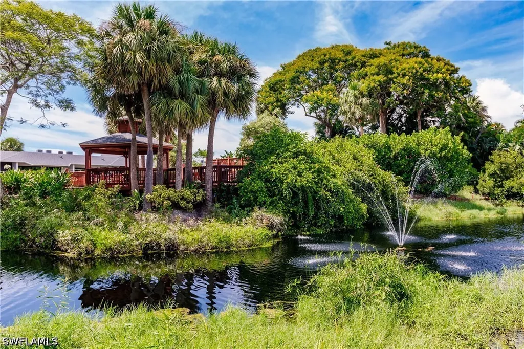 600 Neapolitan Way Naples FL 34103