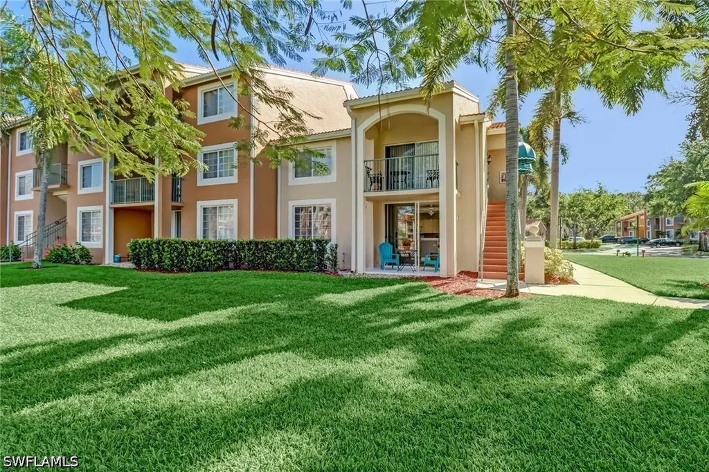 1265 Wildwood Lakes Boulevard Naples FL 34104