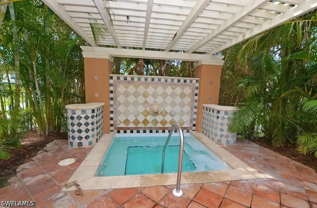 1265 Wildwood Lakes Boulevard Naples FL 34104