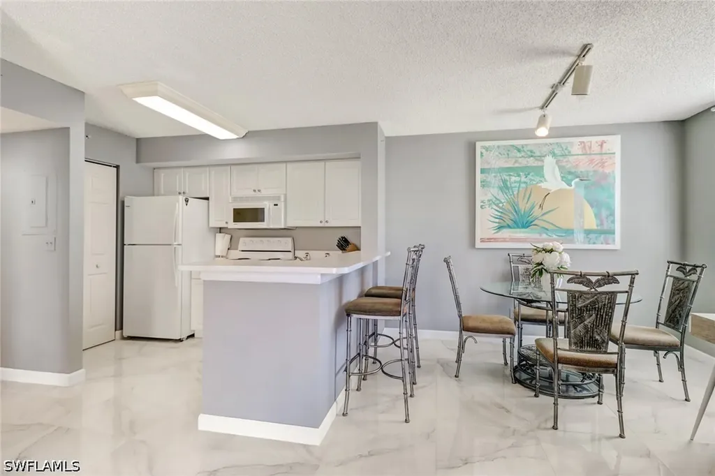 1265 Wildwood Lakes Boulevard Naples FL 34104