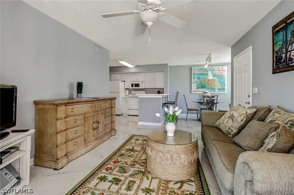 1265 Wildwood Lakes Boulevard Naples FL 34104