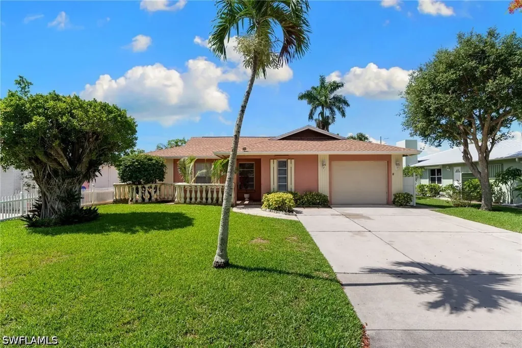 1020 28th Avenue N Naples FL 34103