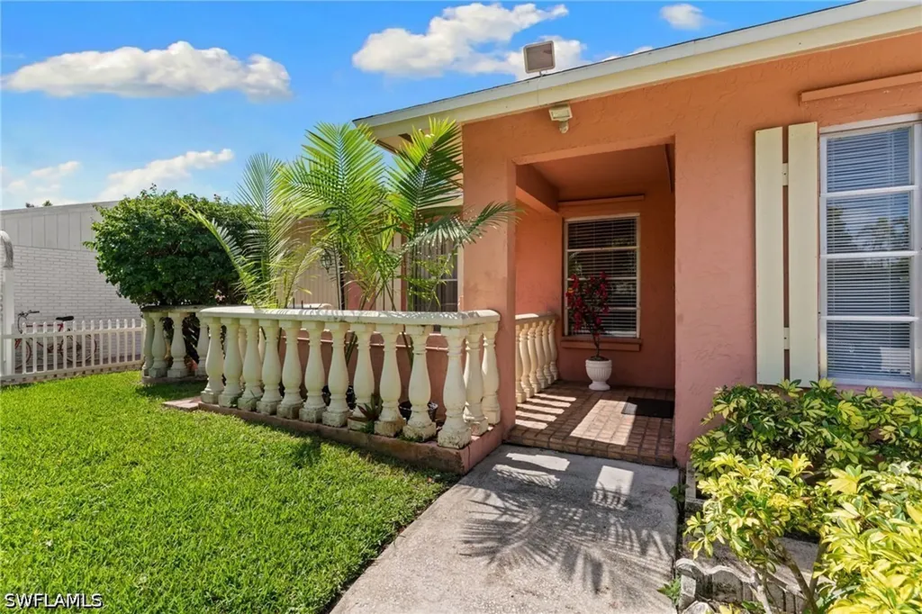 1020 28th Avenue N Naples FL 34103