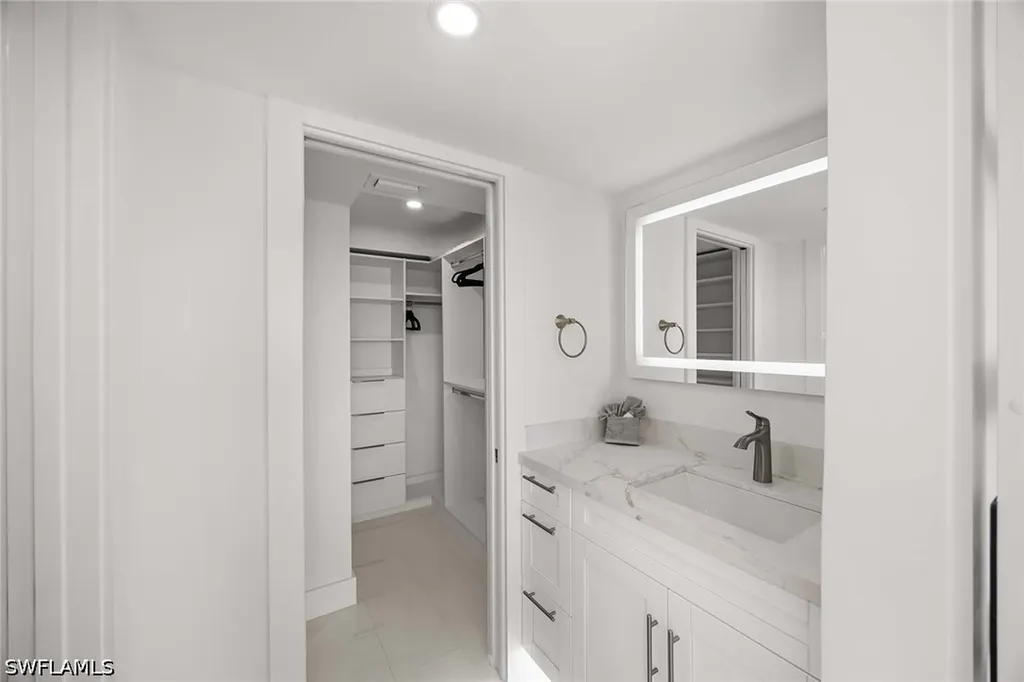 10475 Gulf Shore Drive Naples FL 34108