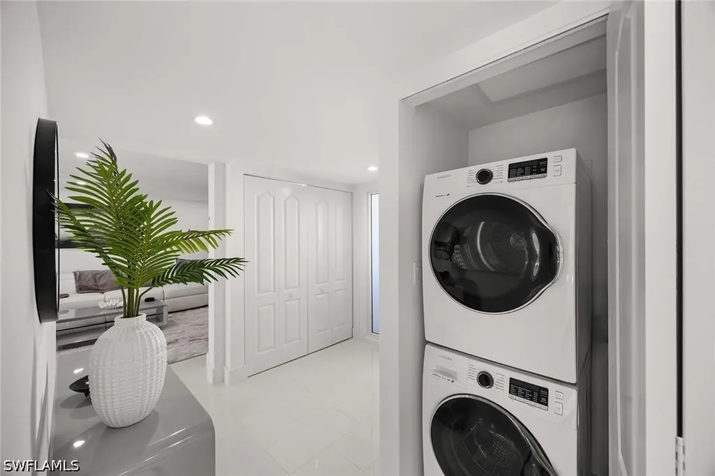 10475 Gulf Shore Drive Naples FL 34108