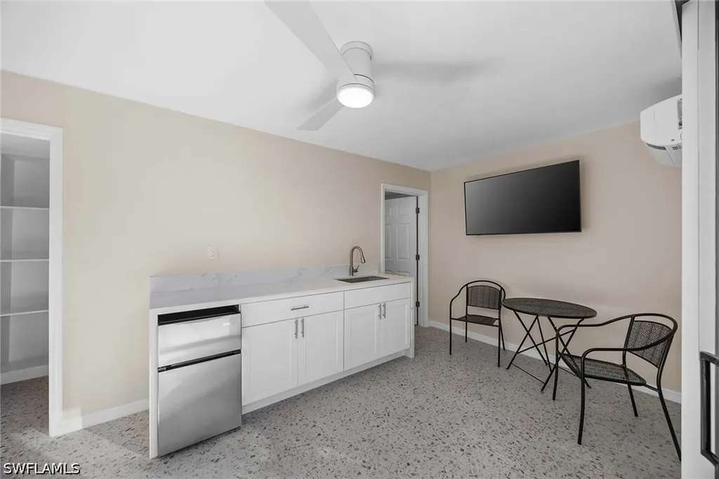 10475 Gulf Shore Drive Naples FL 34108