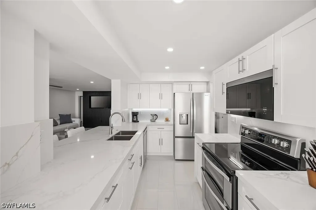 10475 Gulf Shore Drive Naples FL 34108