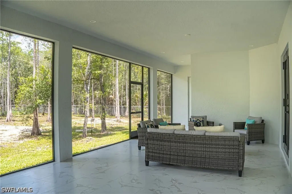 2471 64th Avenue NE Naples FL 34120