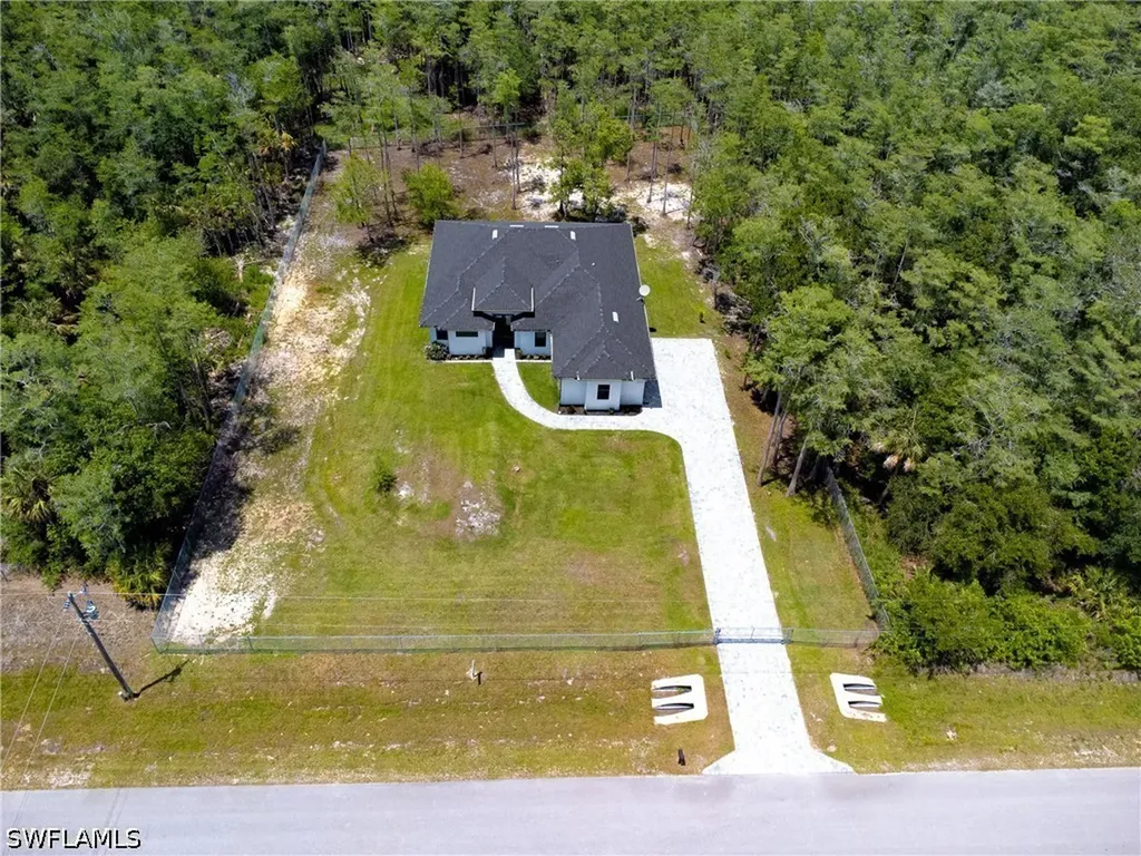 2471 64th Avenue NE Naples FL 34120