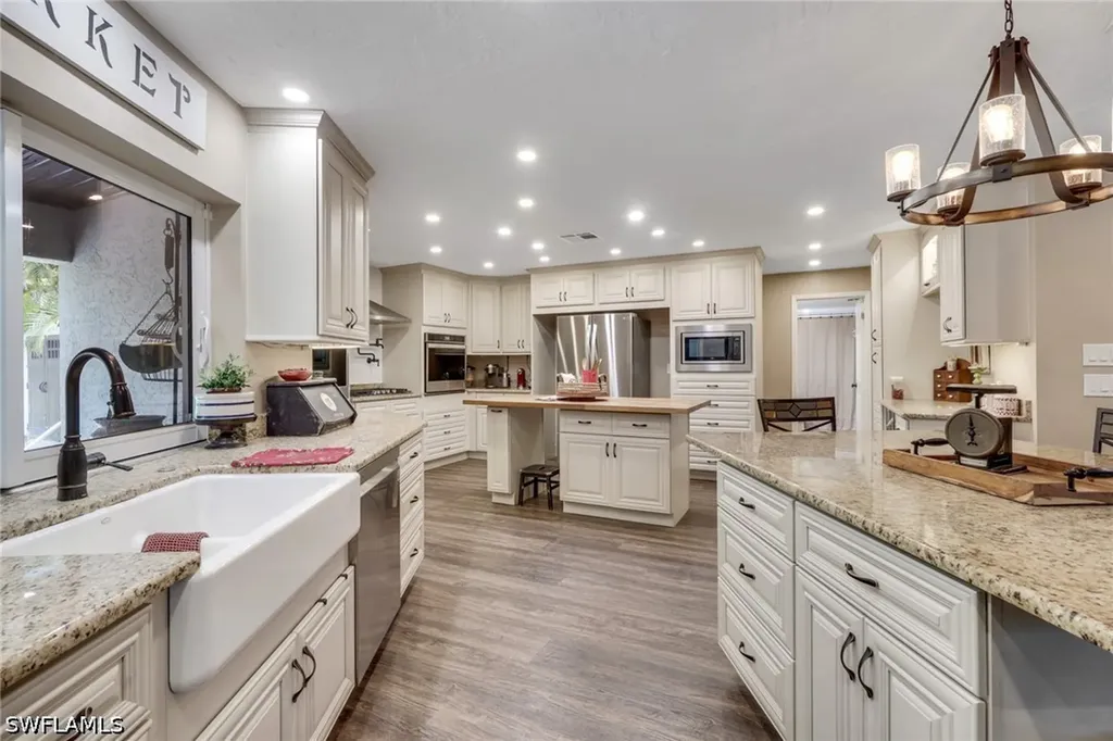 6101 Lancewood Way Naples FL 34116