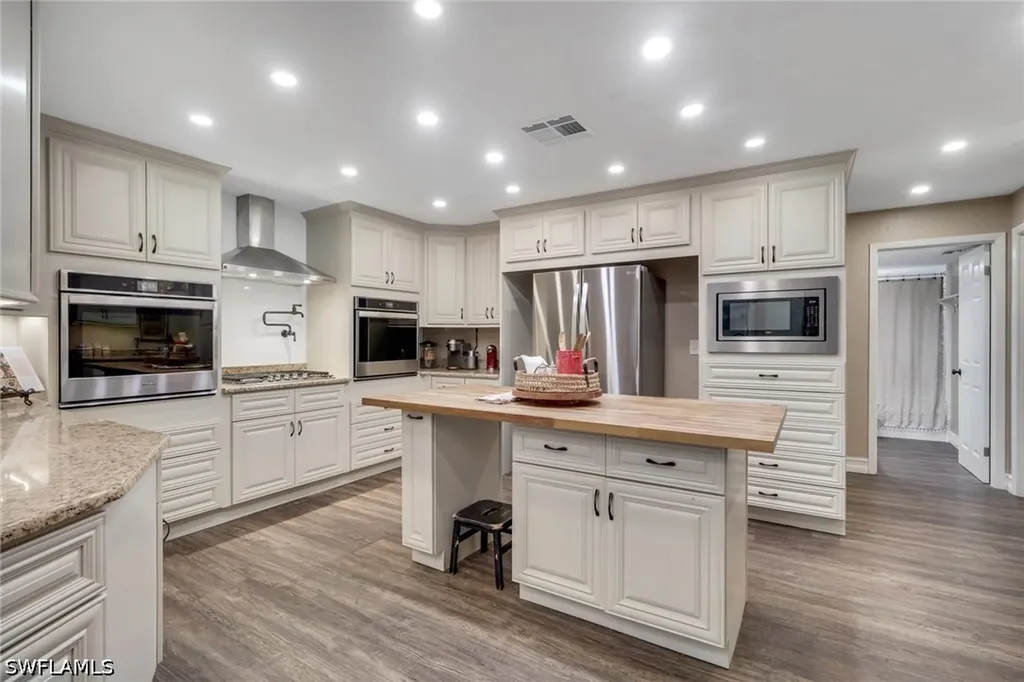 6101 Lancewood Way Naples FL 34116