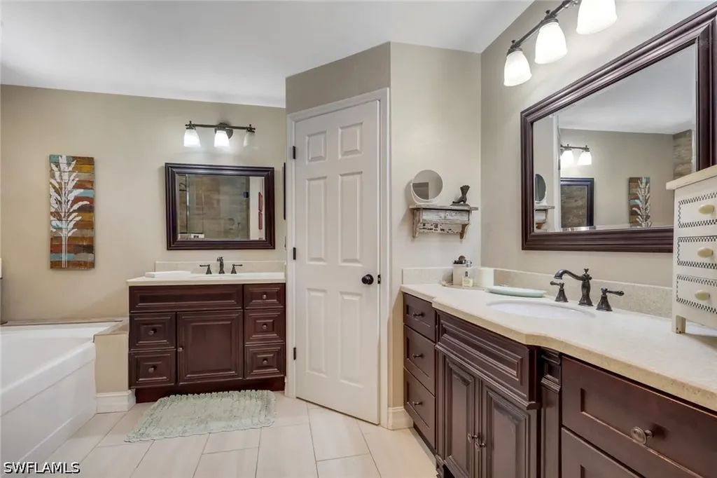6101 Lancewood Way Naples FL 34116