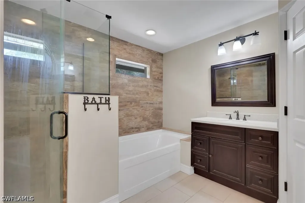 6101 Lancewood Way Naples FL 34116