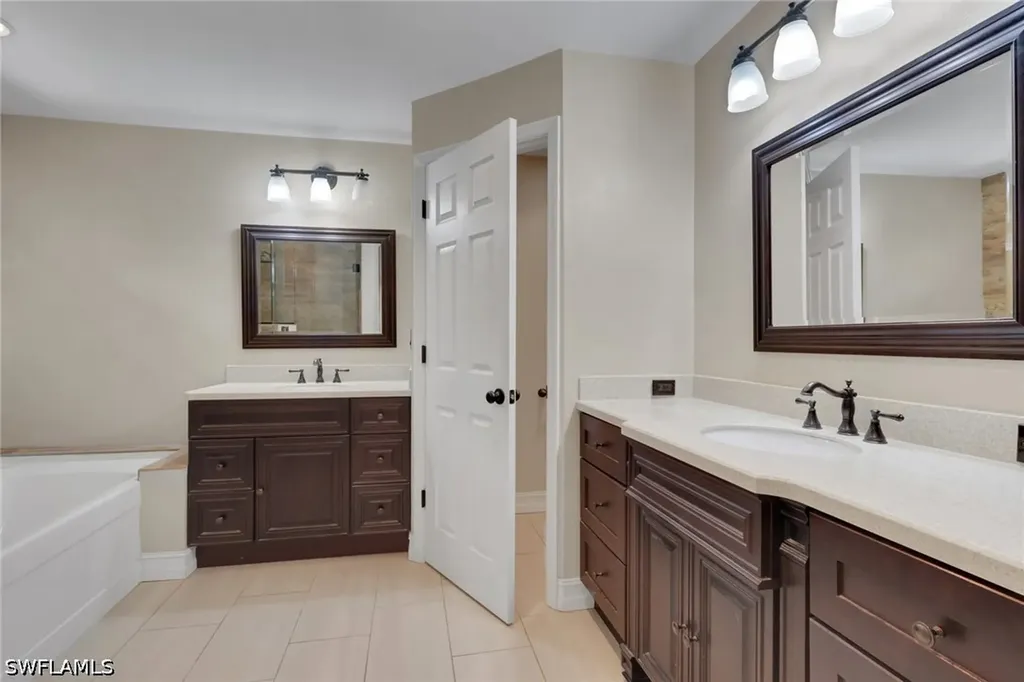 6101 Lancewood Way Naples FL 34116