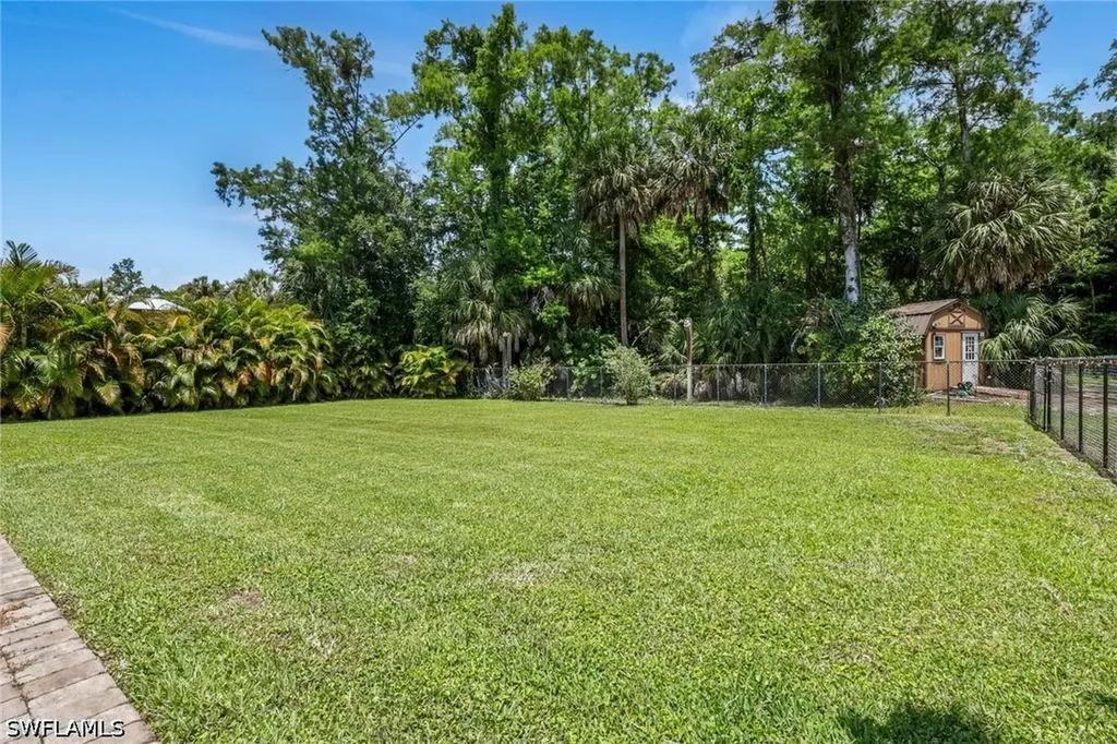 6101 Lancewood Way Naples FL 34116