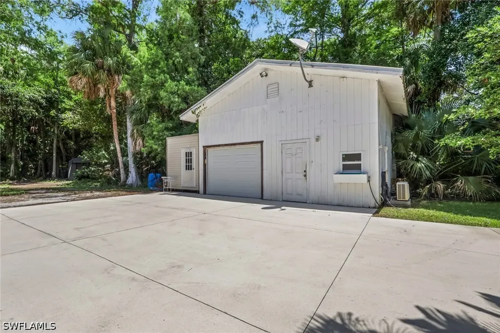 6101 Lancewood Way Naples FL 34116