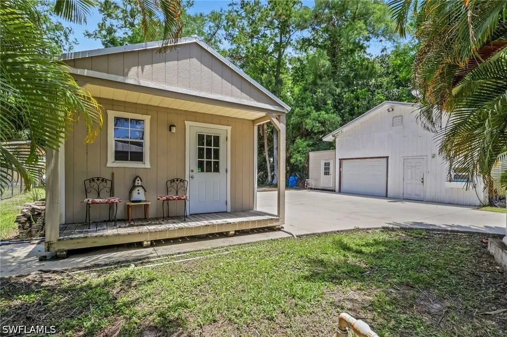 6101 Lancewood Way Naples FL 34116