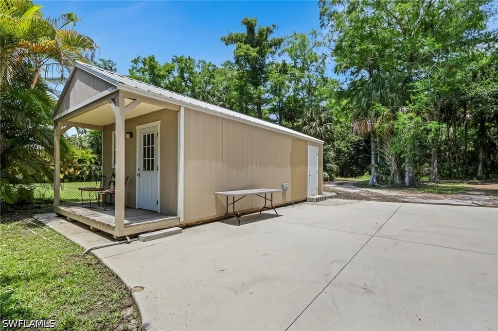 6101 Lancewood Way Naples FL 34116