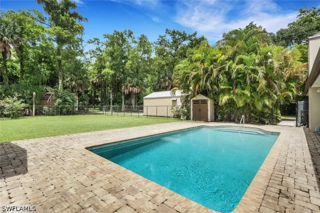 6101 Lancewood Way Naples FL 34116