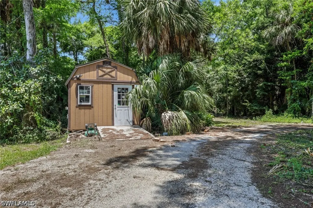 6101 Lancewood Way Naples FL 34116