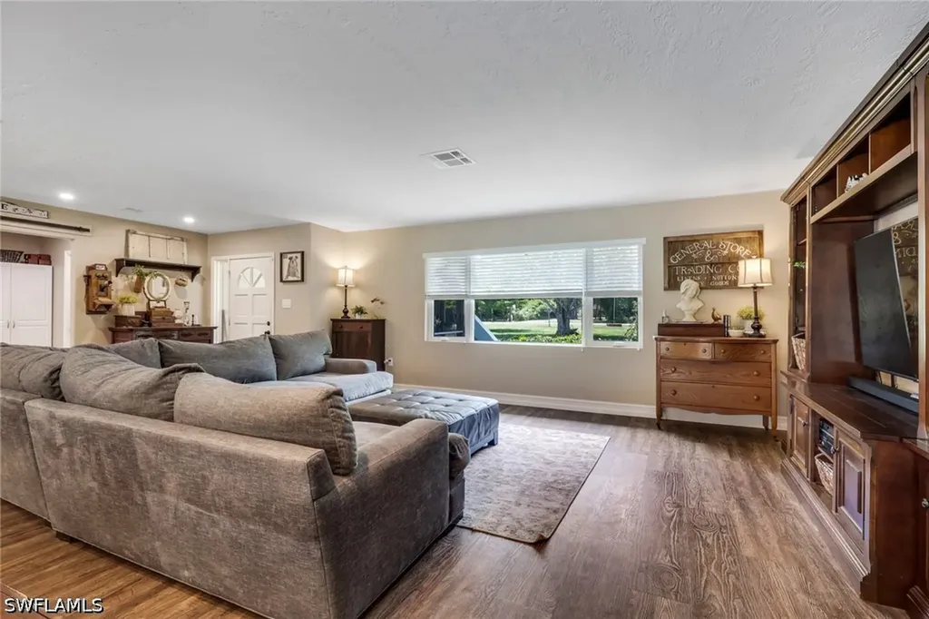 6101 Lancewood Way Naples FL 34116