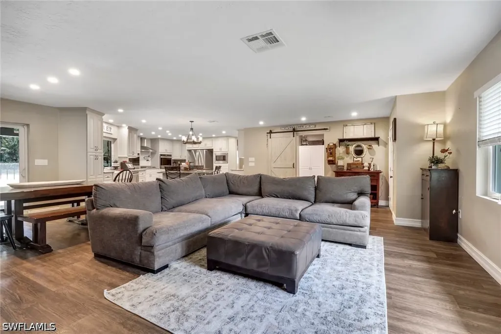 6101 Lancewood Way Naples FL 34116