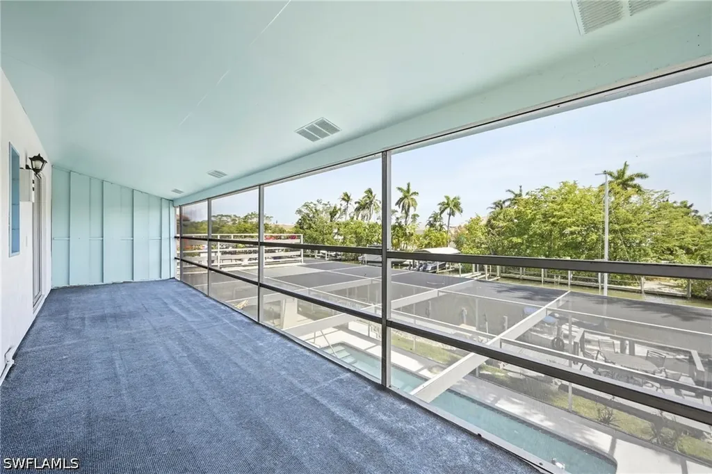 1376 Chesapeake Avenue Naples FL 34102