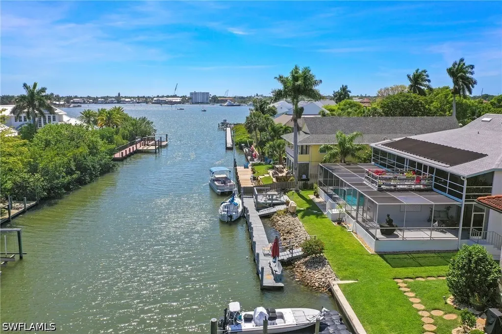 1376 Chesapeake Avenue Naples FL 34102