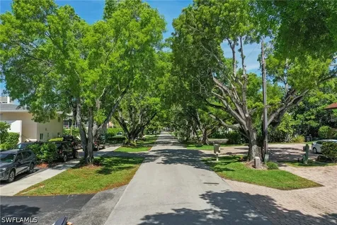 1376 Chesapeake Avenue Naples FL 34102