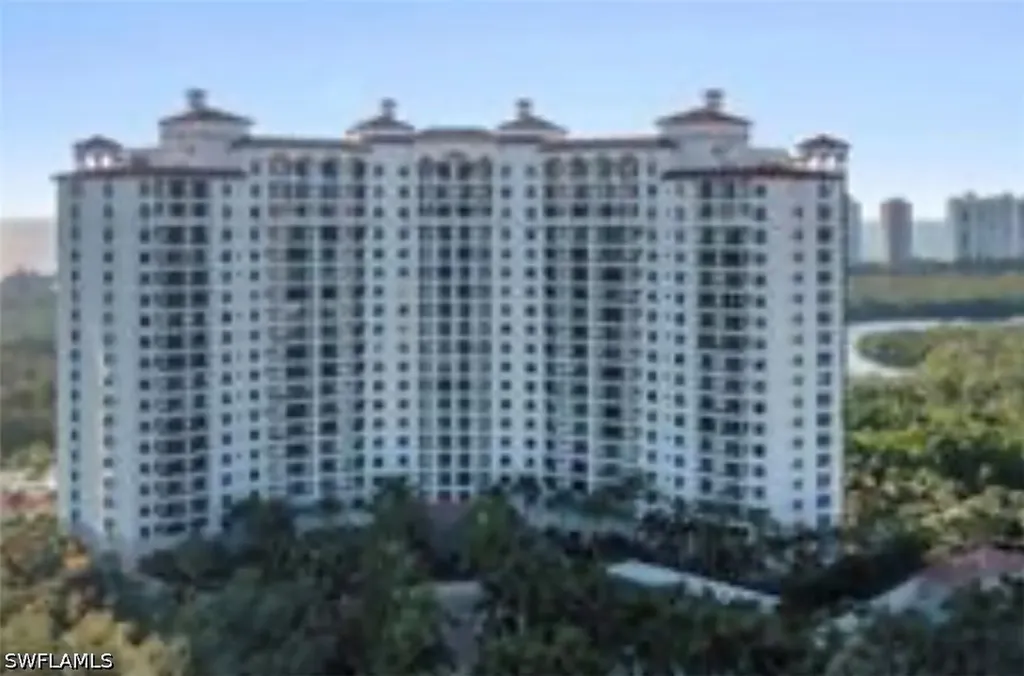 7575 Pelican Bay Boulevard Naples FL 34108