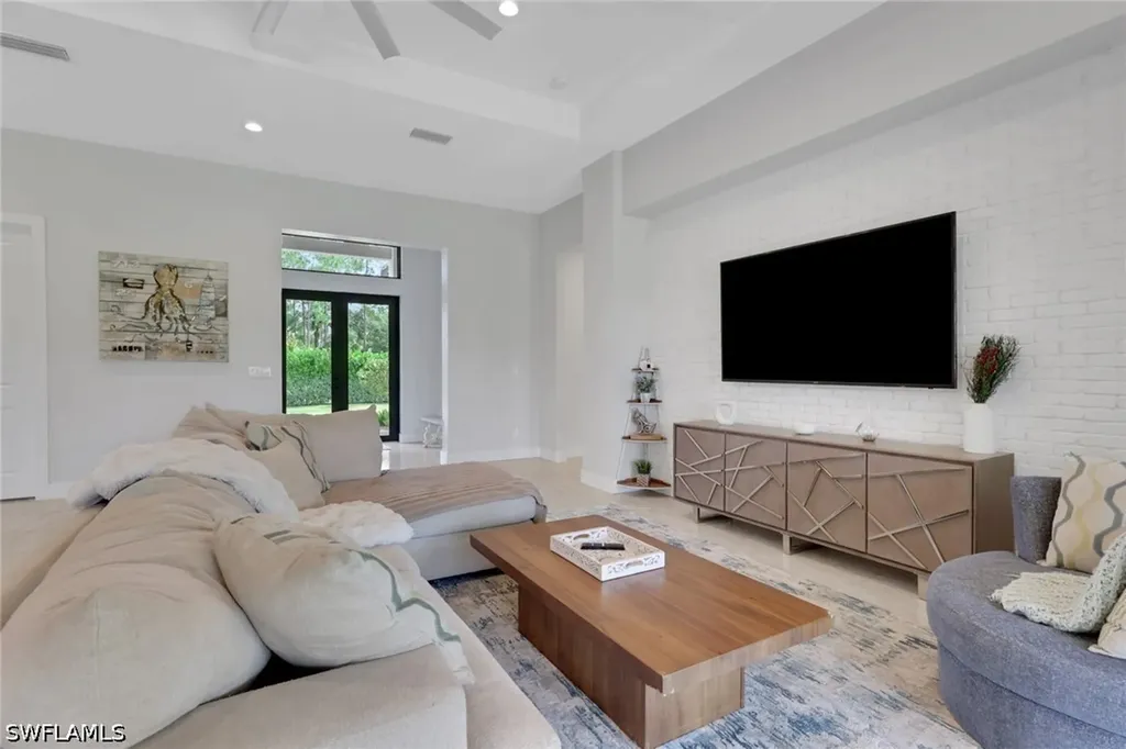3028 Woodstock Avenue Naples FL 34120