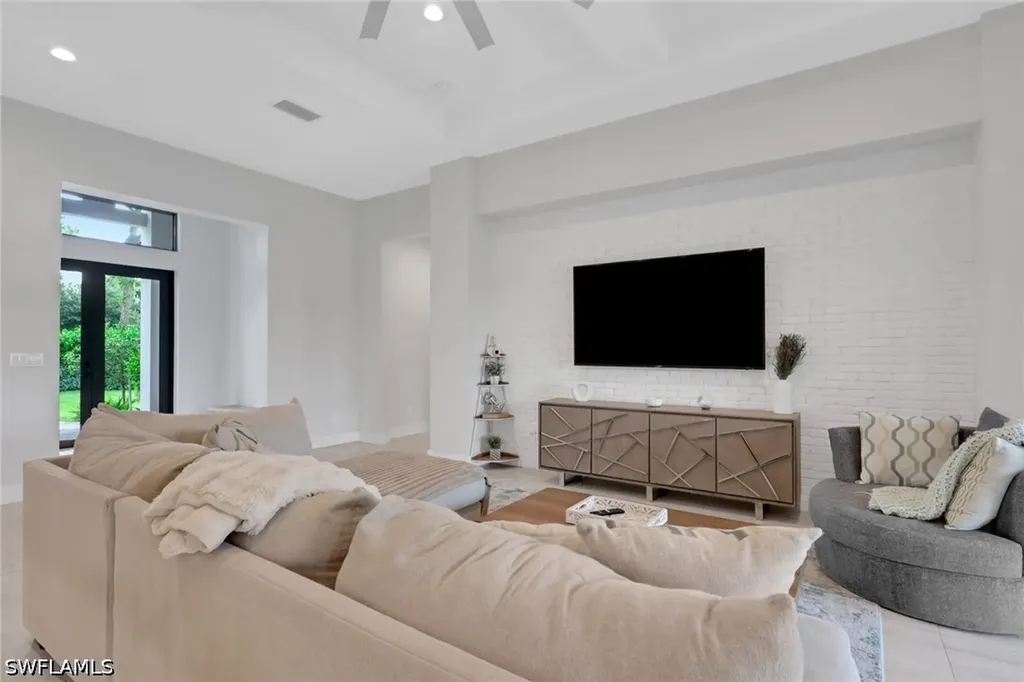 3028 Woodstock Avenue Naples FL 34120