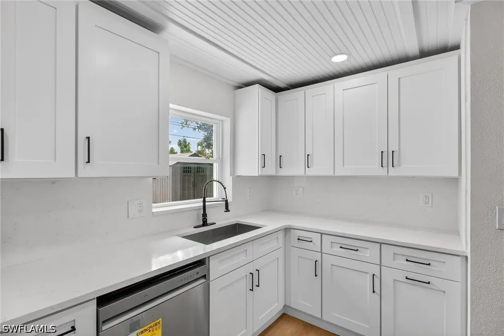 2897 66th Way N St. Petersburg FL 33710