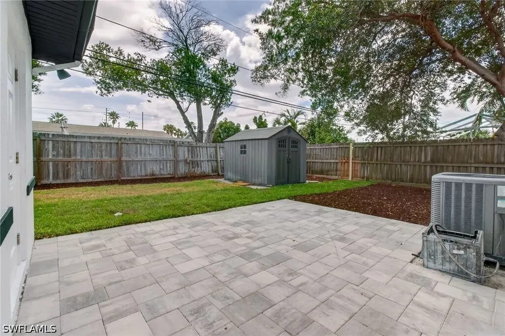 2897 66th Way N St. Petersburg FL 33710