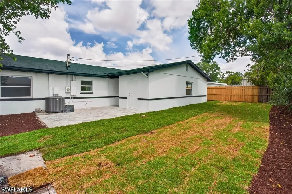 2897 66th Way N St. Petersburg FL 33710