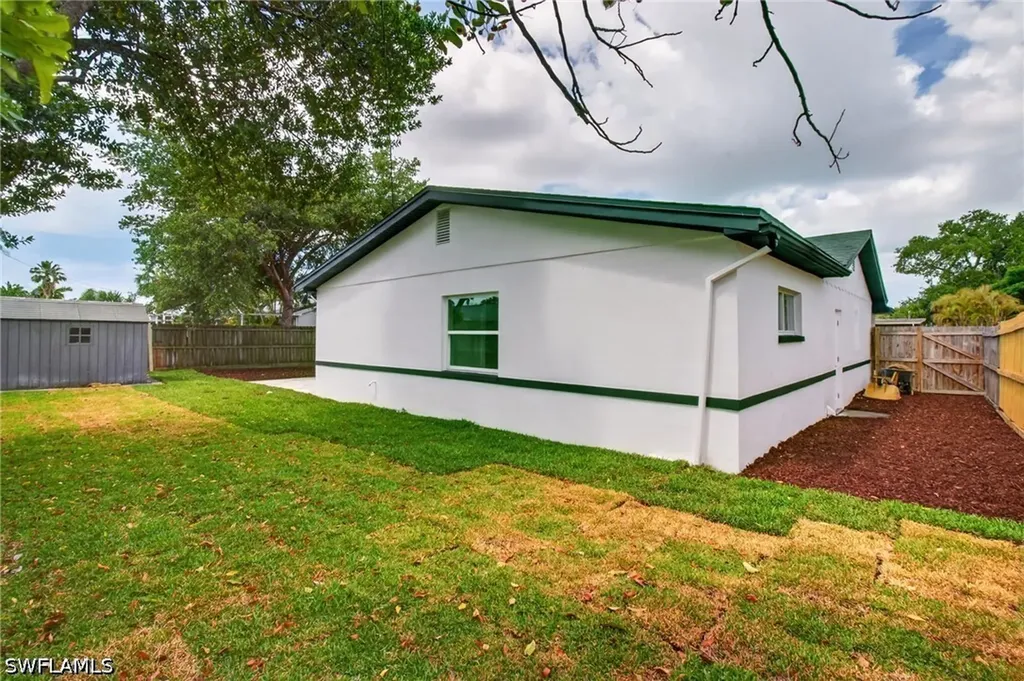 2897 66th Way N St. Petersburg FL 33710