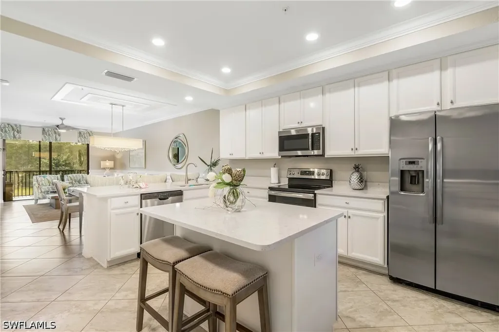 Naples FL, 9590 Trevi Court, Unit 5325